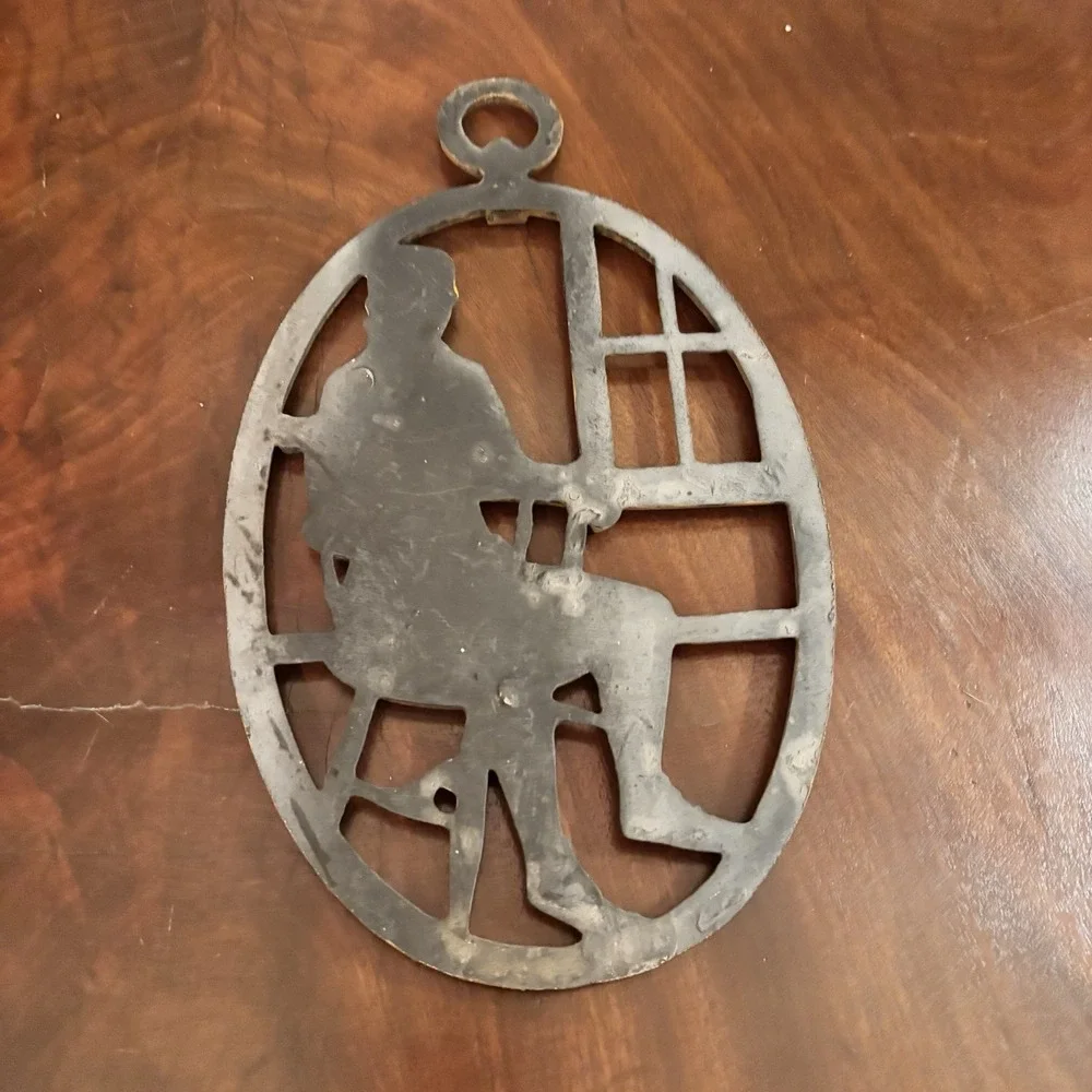 Vintage Metal Colonial Man & Woman Wall‎ Hangings Americana Plaques 11.5